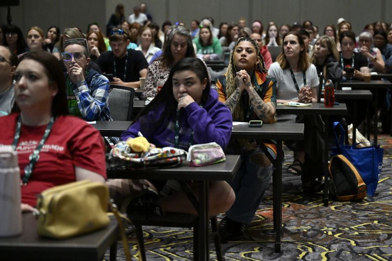 Attendees in an Expo workshop